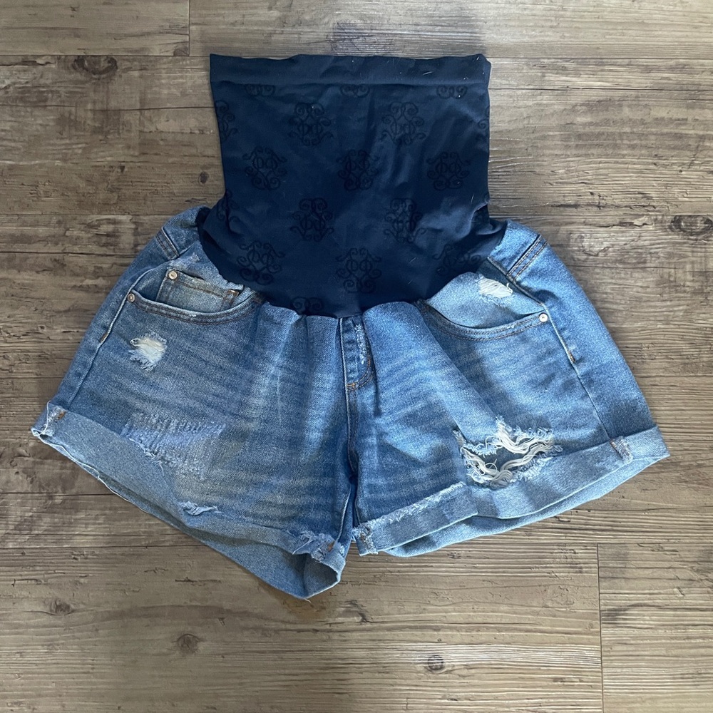 Woman’s Maternity Jean Shorts